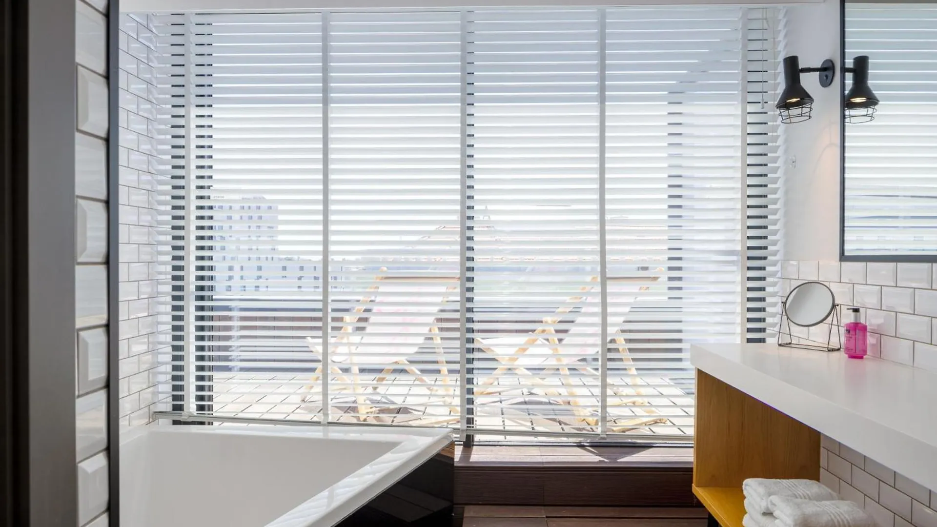 Moxy Lisbon City