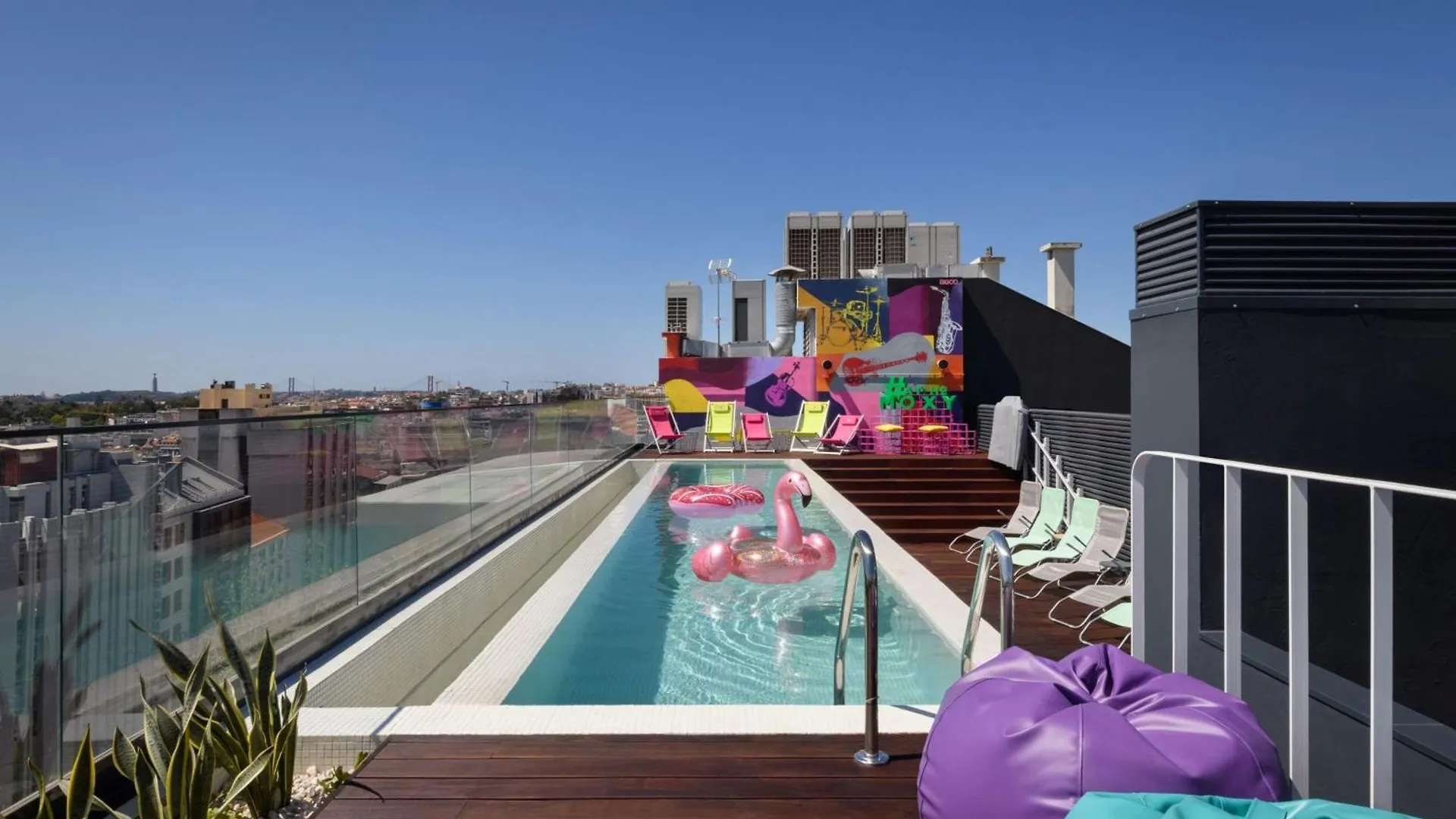Moxy Lisbon City