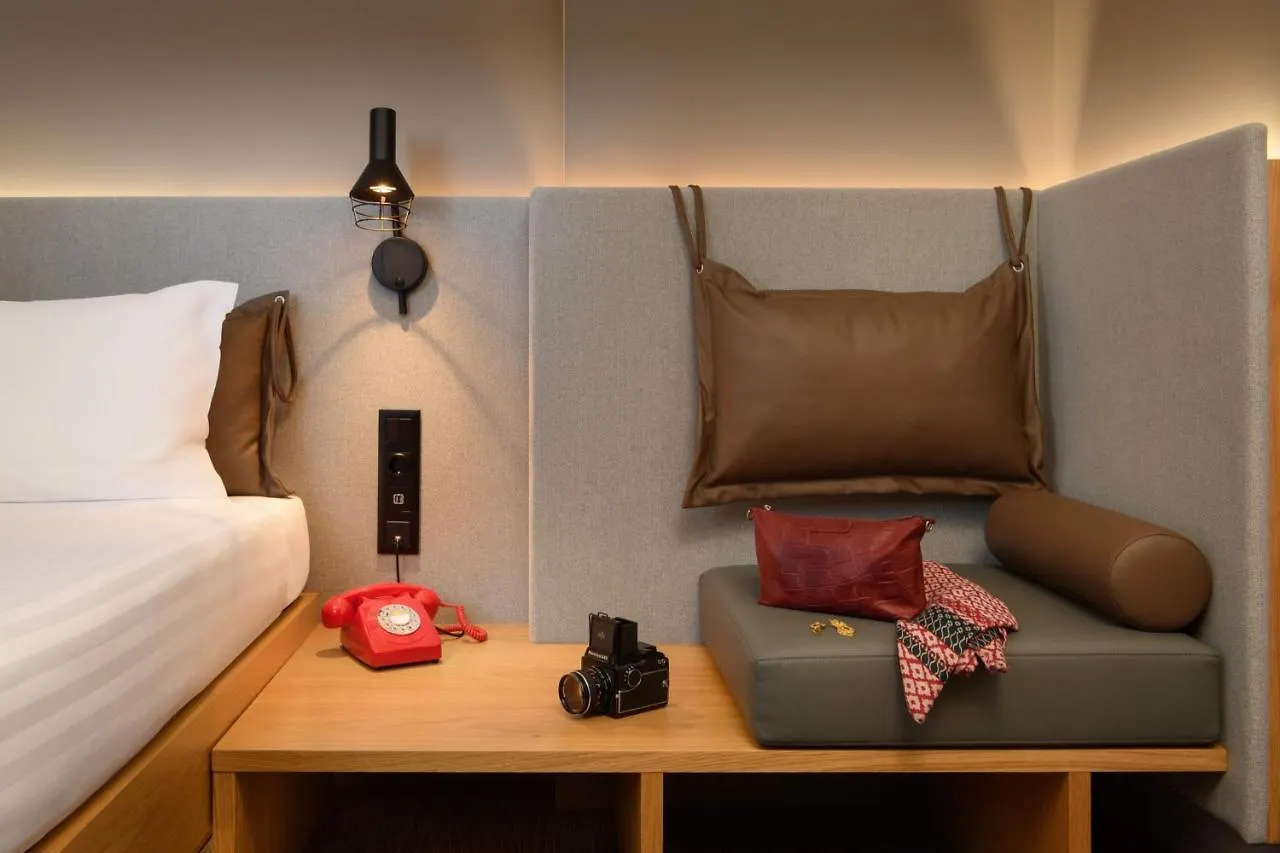 Moxy Lisbon City 3*,