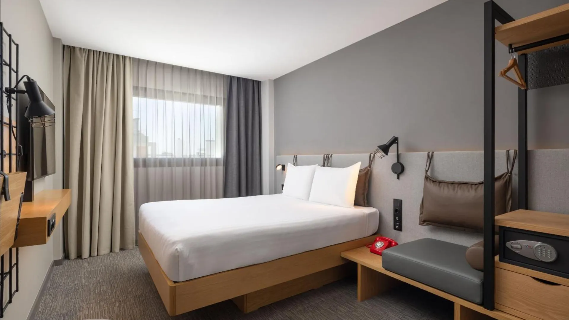 Moxy Lisbon City Hotel